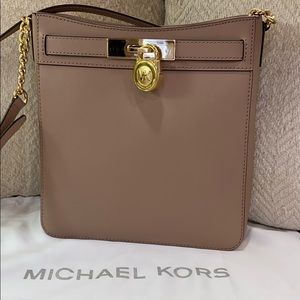 Michael Kors Hamilton Messenger Crossbody